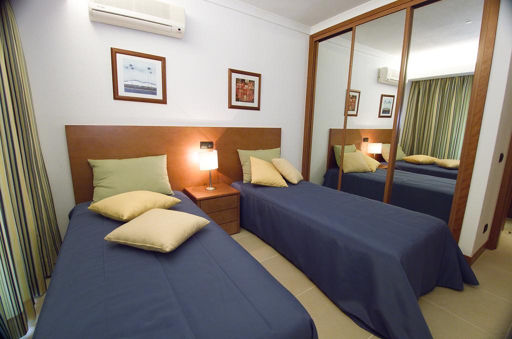 Apartamentos Alvaflor Quarteira Exterior photo